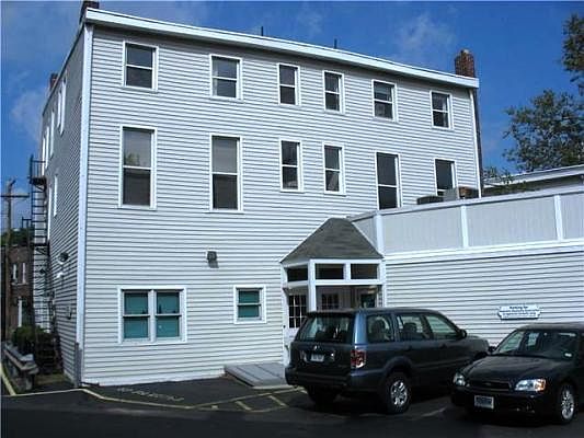 1st image of 592 East St #2R