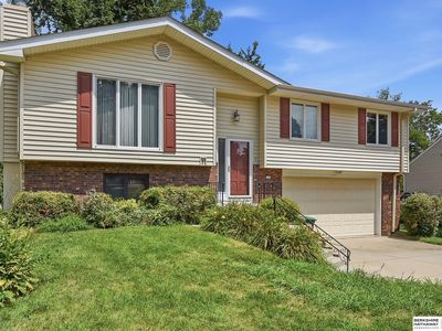 1283 Peterson Dr, Omaha, NE, 68130