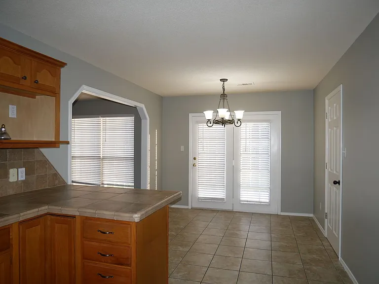 1401 Osage Dr — Photo 7