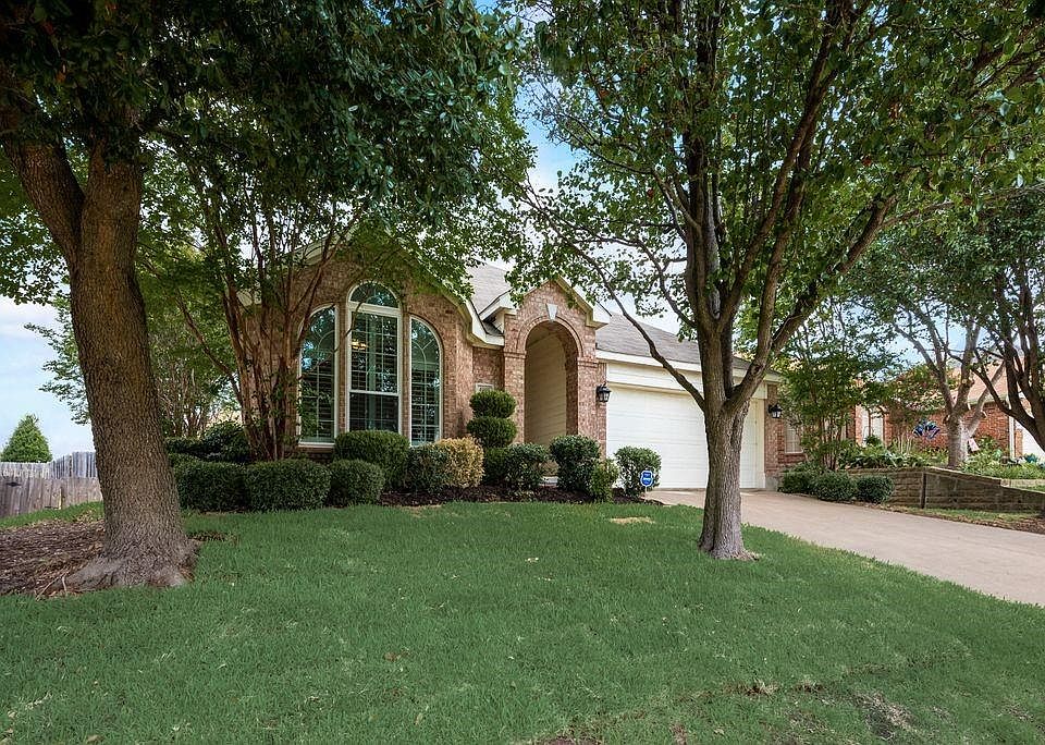 1st image of 4005 Chinaberry Dr