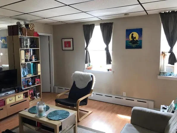 1055 Daly St #3, Philadelphia, PA 19148