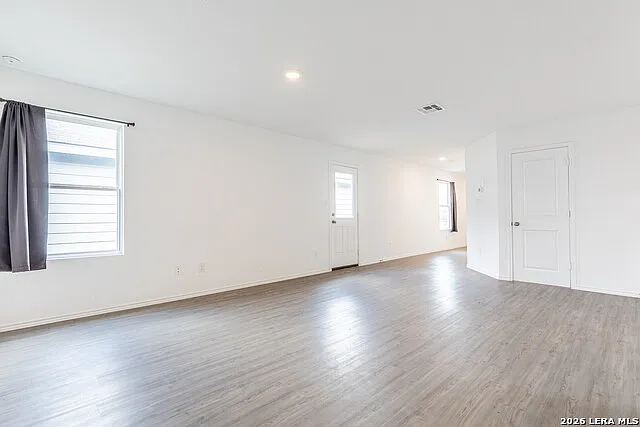 4136 Cove Fls — Photo 6
