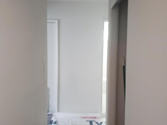 4th image of 467 W Teddy St
