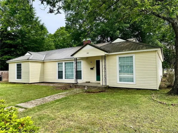 302 3rd St NE, Fayette, AL 35555