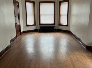 2906 W Nelson St #1, Chicago, IL 60618