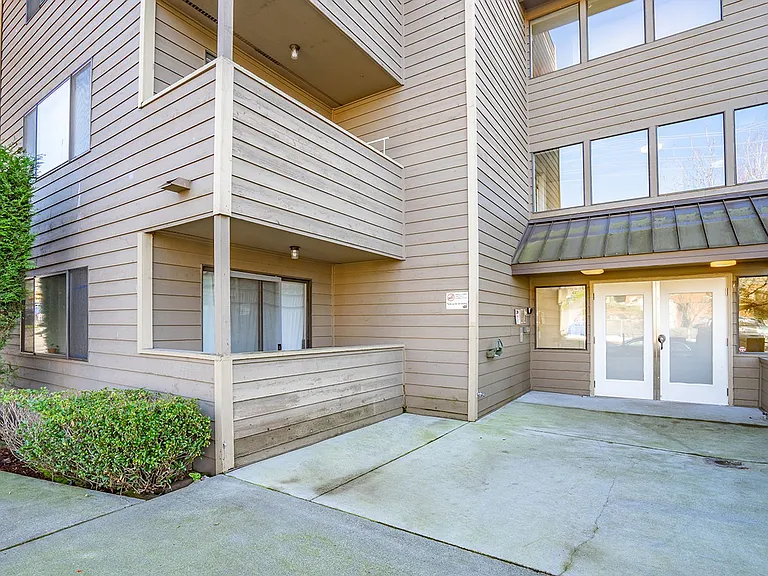 The Gracey Apartments — Photo 16
