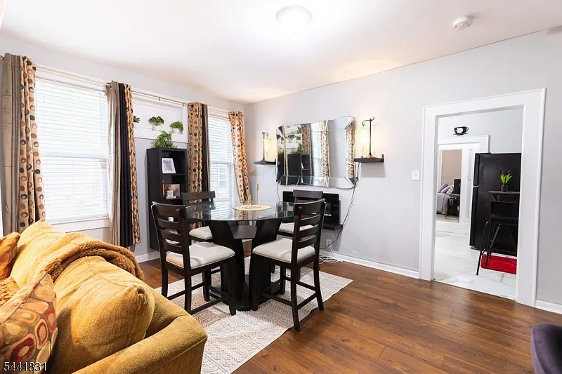 3 bed, 1.0 bath, $2,300 — Photo 3