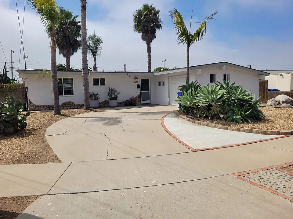 1209 Hemlock Ave