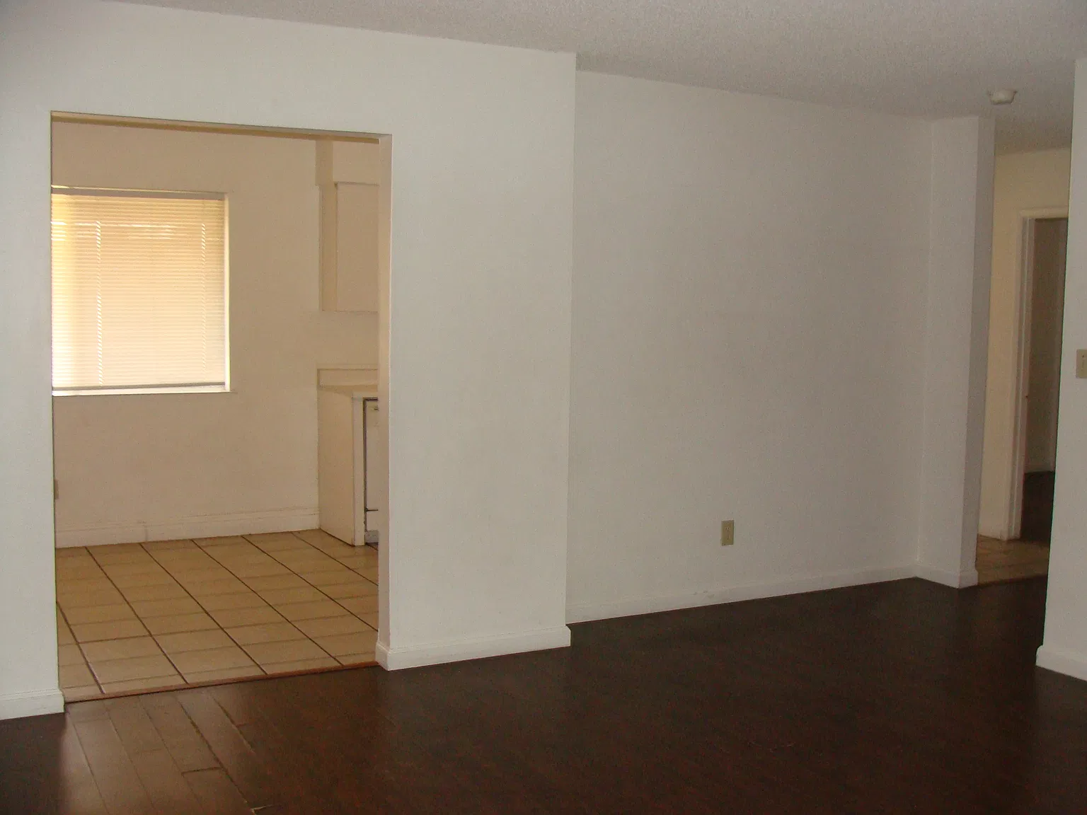 2 bed, 1.5 bath, 975 sqft, $1,700 — Photo 3
