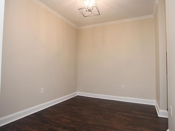 5th image of 332 S Pantops Dr