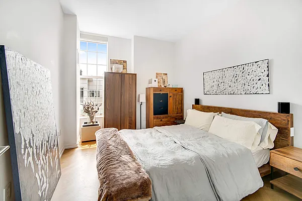 Sold by Compass | media 18