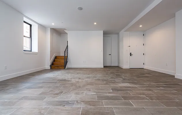 Rented by Nooklyn NYC LLC | media 18