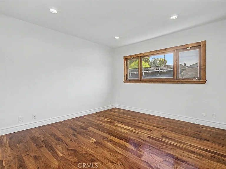 738 N Kenter Ave — Photo 24