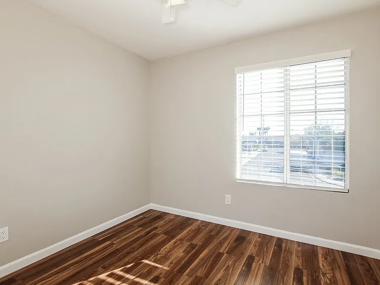 536 E Marco Polo Rd — Photo 9