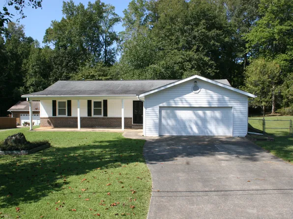 105 Deep Forest Ln, Fayetteville, GA 30215