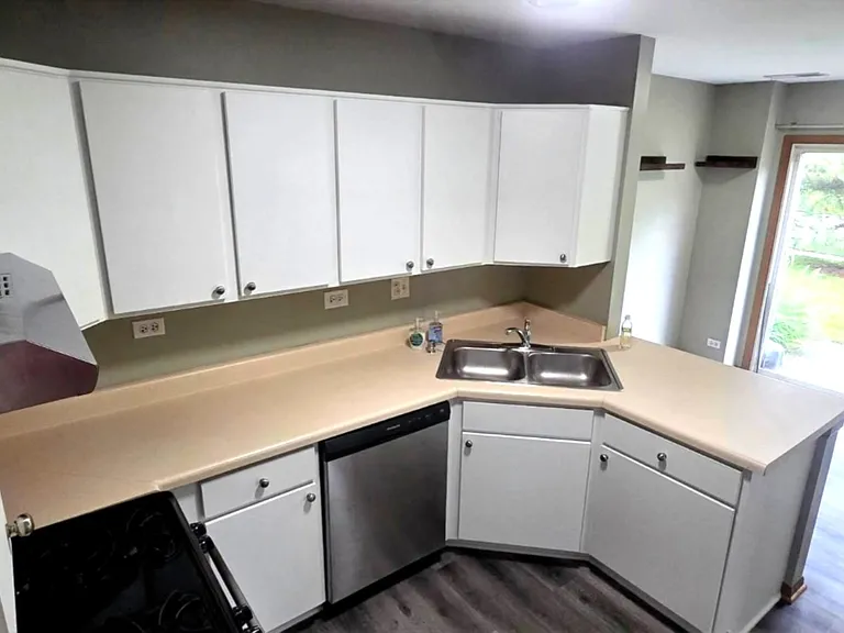 156 Castlewood Ct #156 — Photo 5