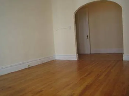 Rented by Platinum Brokerage Group, LLC | media 20