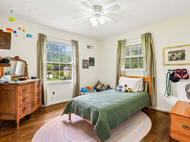 18033 Mill Creek Dr — Photo 27