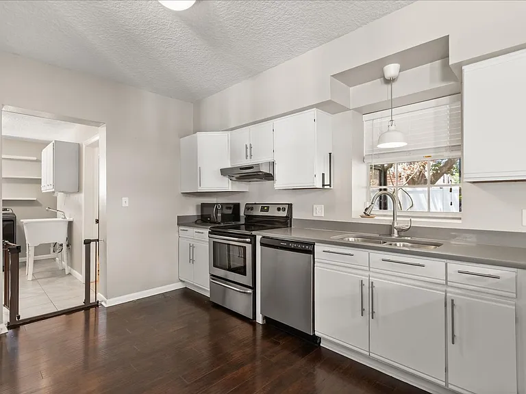 742 N Westmoreland Dr — Photo 18