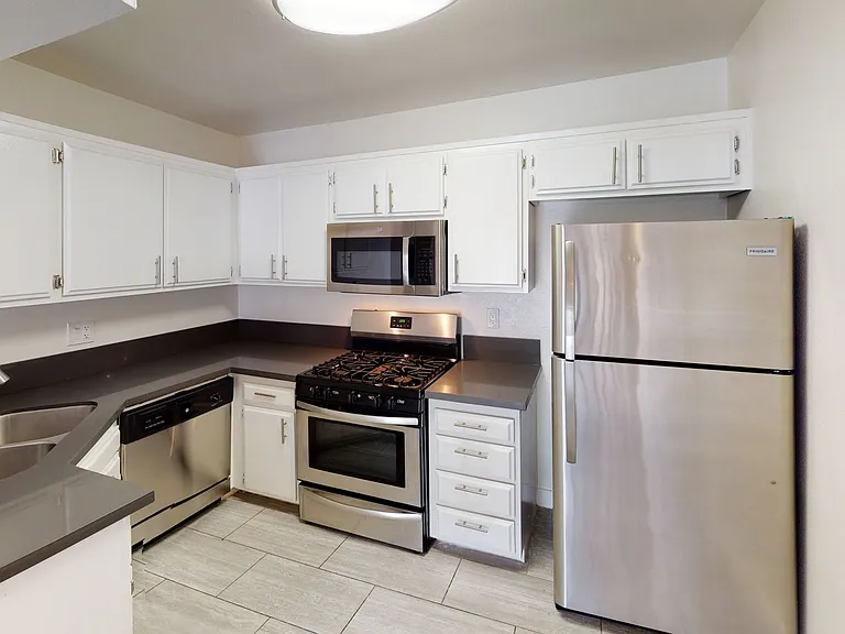 Clark Apartments...Gorgeous 2 Story Penthouse...Full Amenities...CALL NOW! — Photo 14