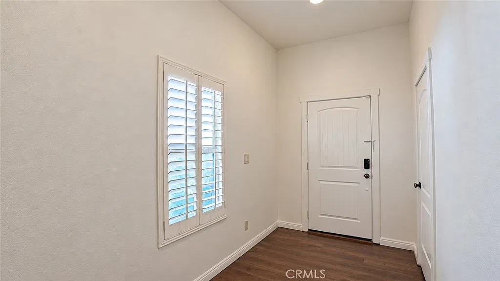 3 bed, 2.5 bath, 2031 sqft, $3,350 — Photo 4