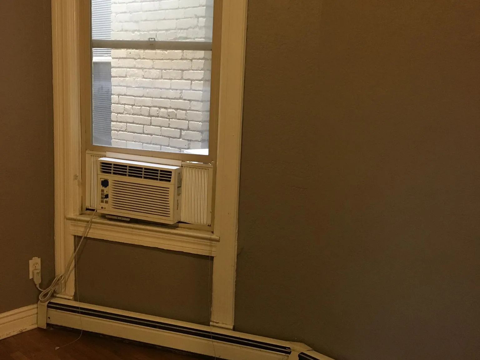 1 bed, 800 sqft, $1,900 — Photo 3