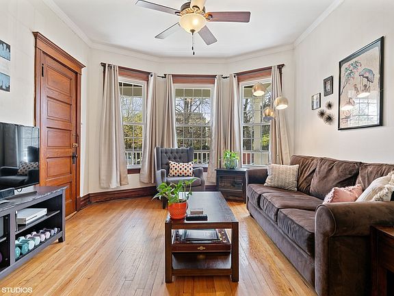 5th image of 4338 N Winchester Ave #1