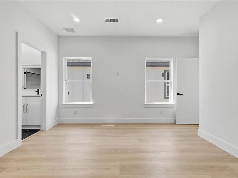 2532 Lowery St — Photo 14