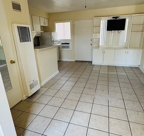 540-570 S Highland Dr — Photo 1