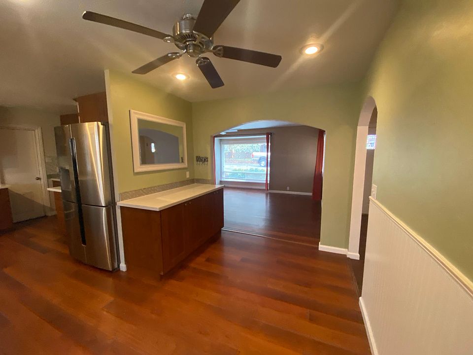 1st image of 1371 Martin Ln