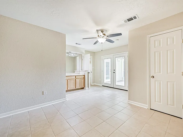 1113 N Heron Dr — Photo 19