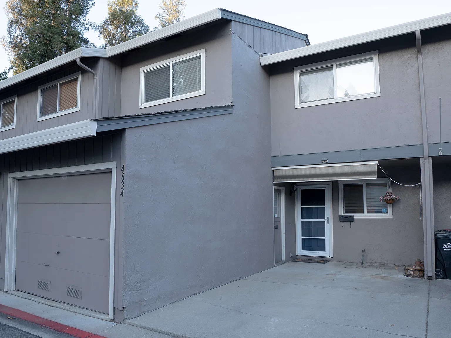 3 bed, 1.5 bath, 1306 sqft, $3,975 — Photo 1
