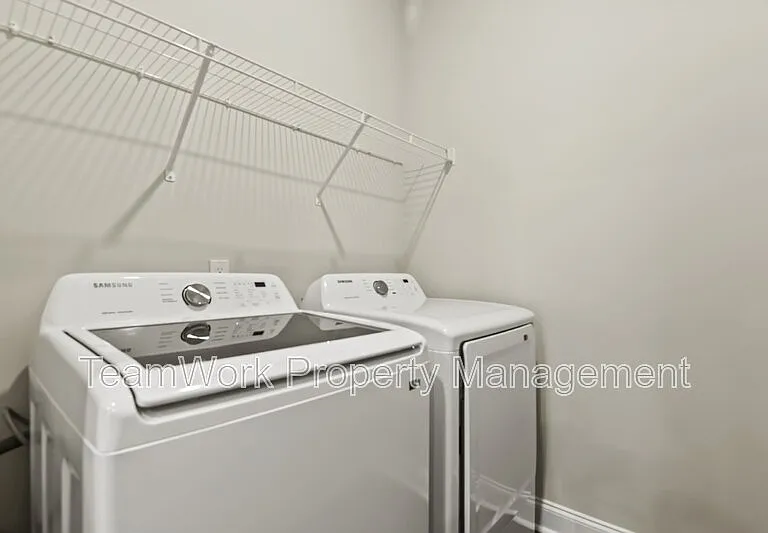 101 Langley Dr #B — Photo 20