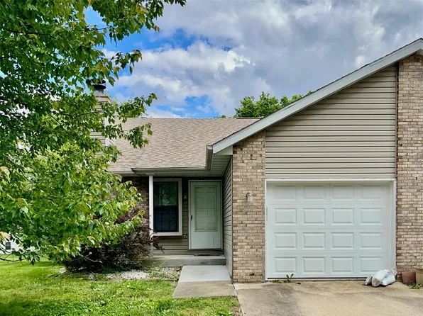 21 Fox Meadow Ln APT A, Glen Carbon, IL 62034