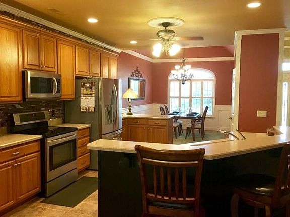 Kitchen / dining area