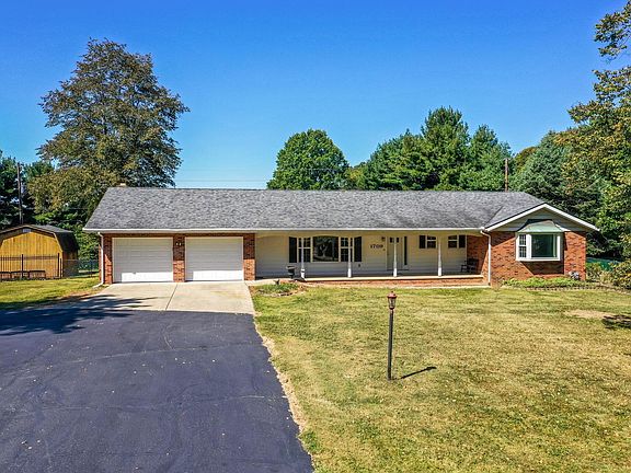 2nd image of 1709 Northwood Dr NE