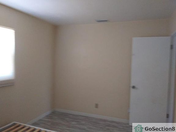 5th image of 4618 18th Ave S