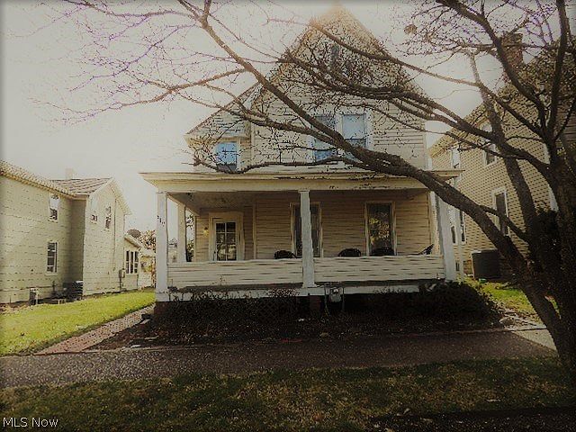 1st image of 619 7th St