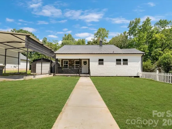 2105 Woodlawn St, Kannapolis, NC 28083