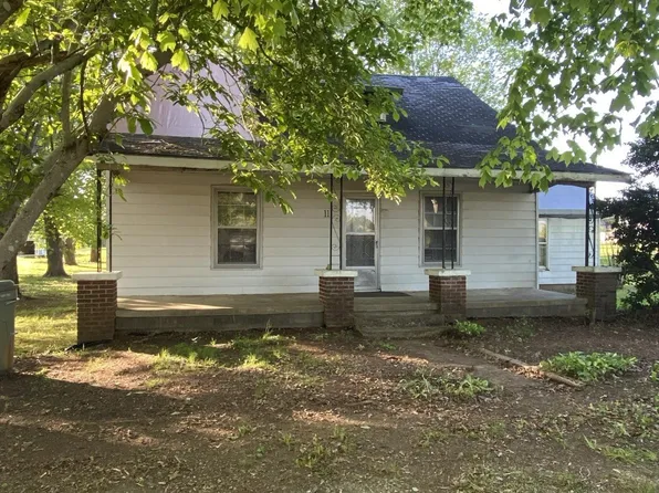 111 W Point Rd, Lawrenceburg, TN 38464