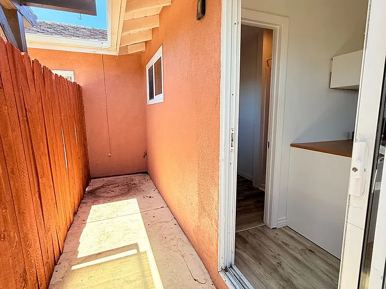 424 S B St — Photo 11