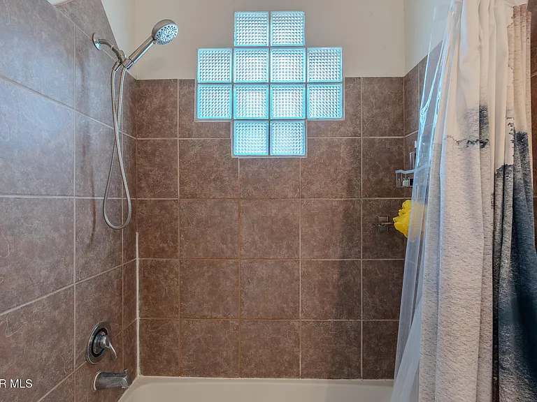 2232 Honour Point Pl — Photo 23