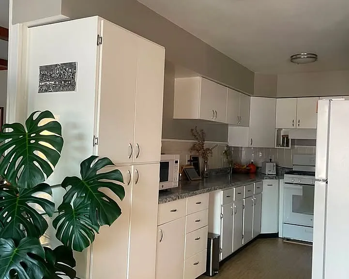 902 E Burkwood Dr — Photo 8