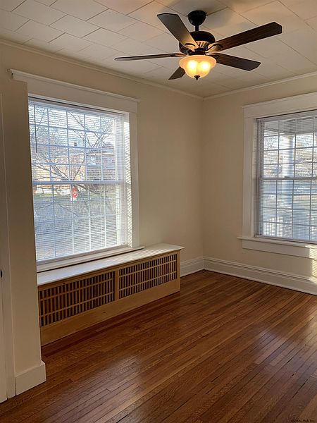 3rd image of 89 N PINE Avenue