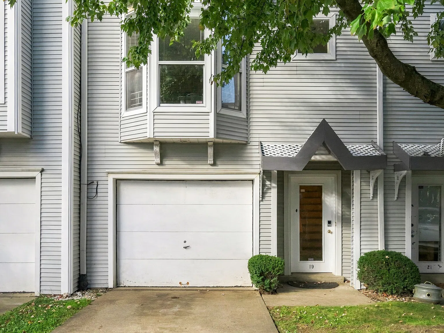 2 bed, 2100 sqft, $2,495 — Photo 2