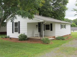 209 N 5th Ave, Mayodan, NC 27027