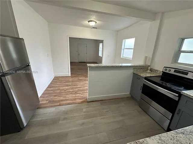 2 bed, 2.0 bath, 1060 sqft, $2,600 — Photo 3