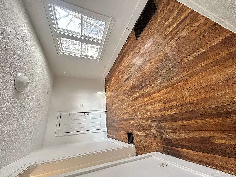 20 E Josephine St #4