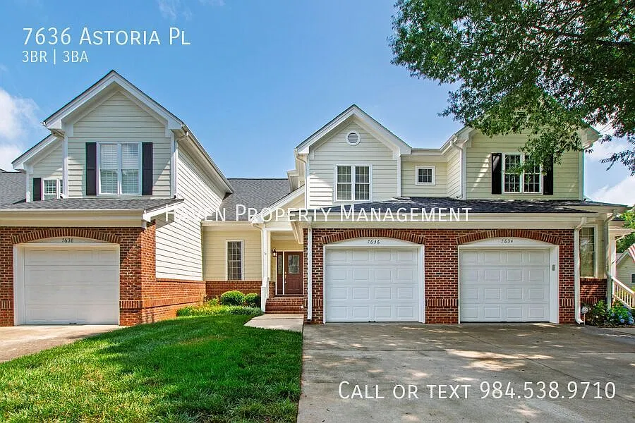 Lovely 3-Bedroom Townhome in Fantastic Raleigh Location! — Photo 1