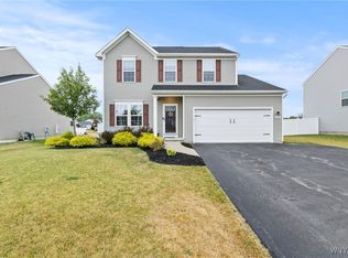 4593 Logans Ln, Hamburg, NY 14075